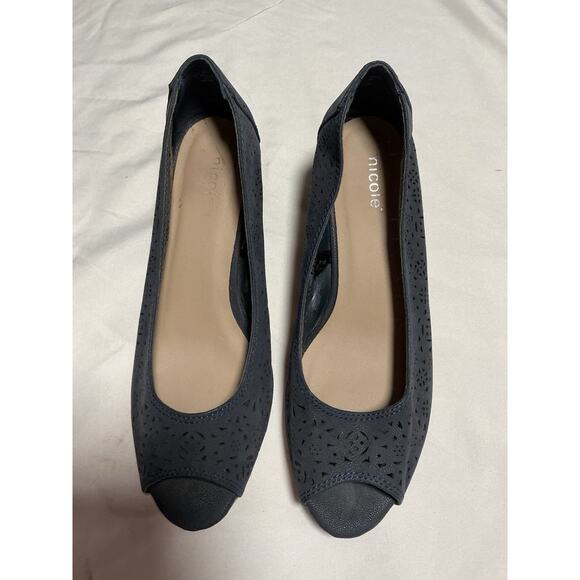 NICOLE Shoes Size 8W “Vicky” Blue Suede Stacked Wedge Heel Eyelet Peep toe - Picture 1 of 12